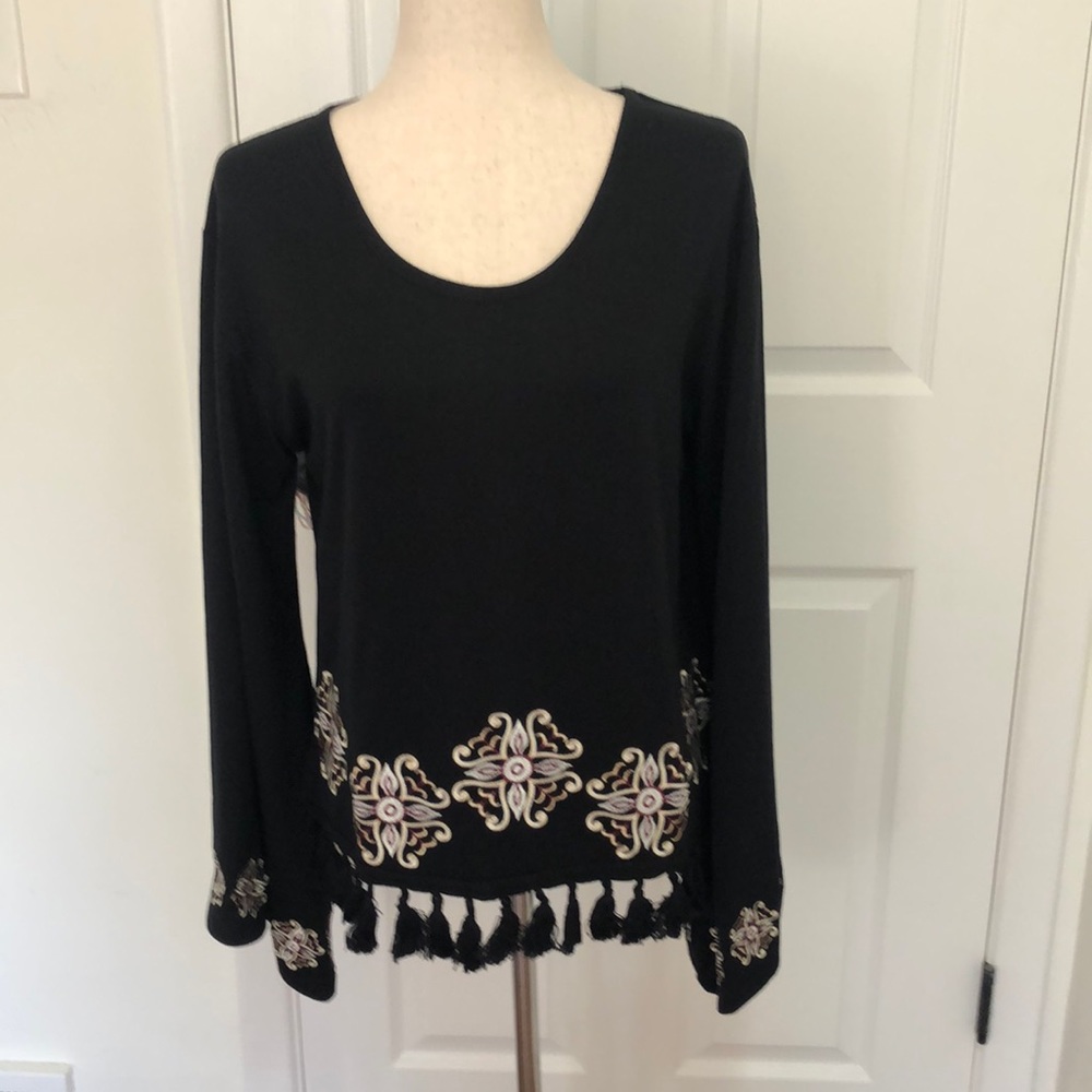 The Pyramid Collection Women's Long Sleeve Embroidered Fringed Blouse